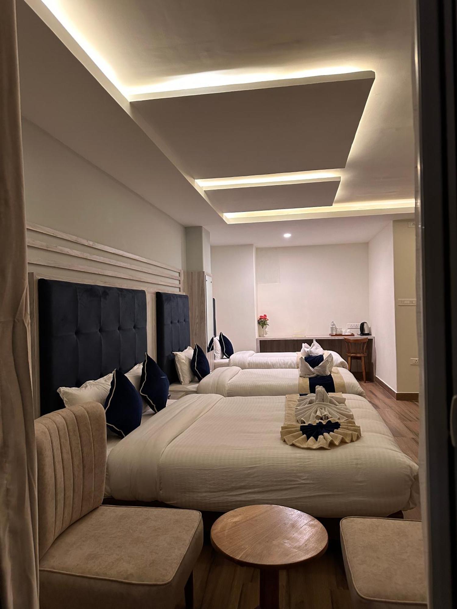 Hotel Adam Pokhara Eksteriør billede