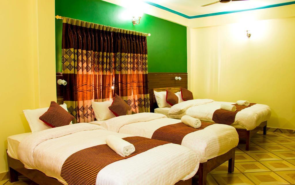 Hotel Adam Pokhara Værelse billede
