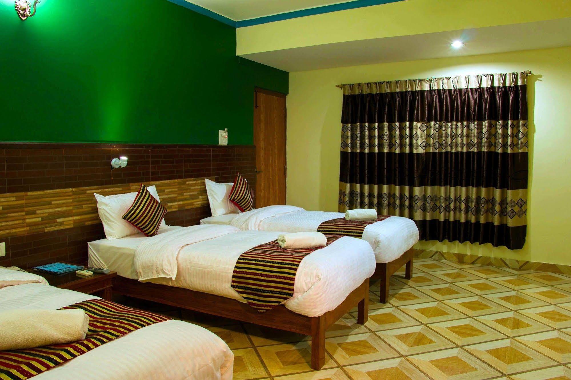 Hotel Adam Pokhara Eksteriør billede